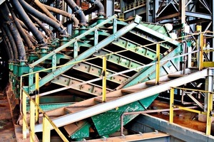  Eine von 58 Stack Sizer-Siebmaschinen in einer Eisenerzmine in Brasilien One of 58 Stack Sizer screening machines operating at an iron ore mine in Brazil  